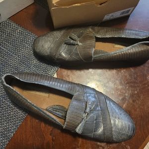 Men's dress shoes